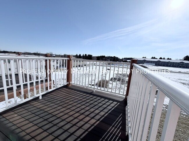 Foto del edificio - 1010 Berry Ave