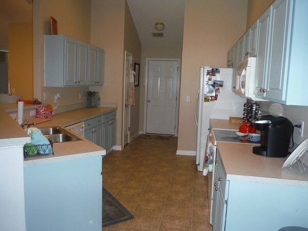 Building Photo - 182 Seville Dr