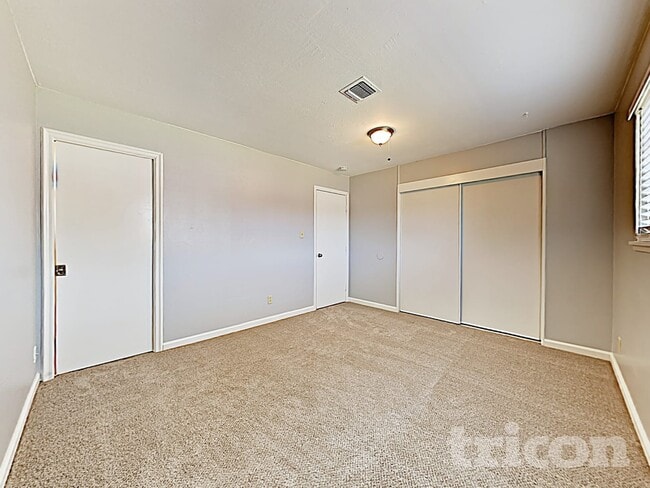 Foto del edificio - 1901 Georgina Dr