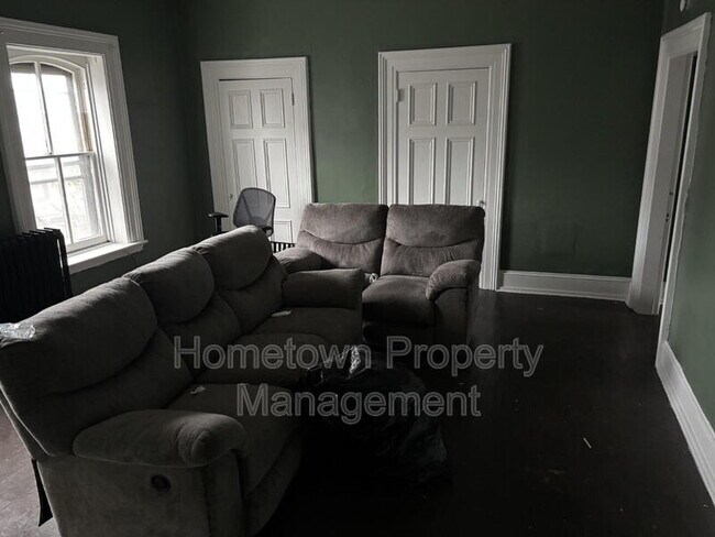 Foto del edificio - 319 E Sunbury St