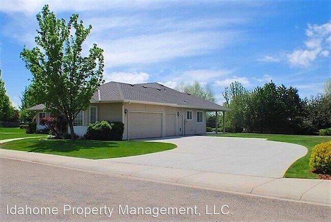 Foto del edificio - 5 br, 3.5 bath House - 2259 N Stonecrest Pl