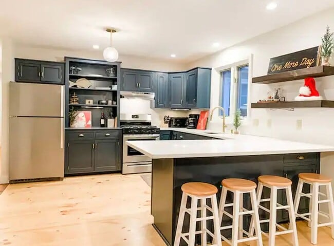 Building Photo - FURNISHED 3bd House in Cape Porpoise, Jan ...