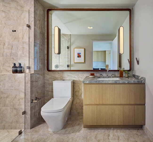 Interior Photo - 700 Broadway