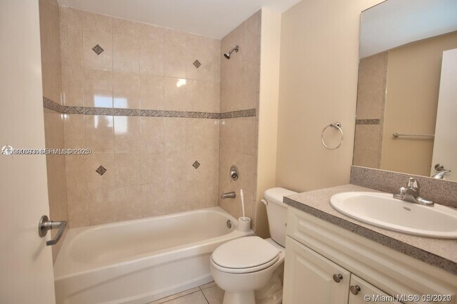 Foto del edificio - 1 Glen Royal Pkwy