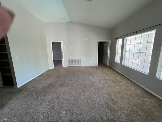 Building Photo - 5175 S Lindell Rd