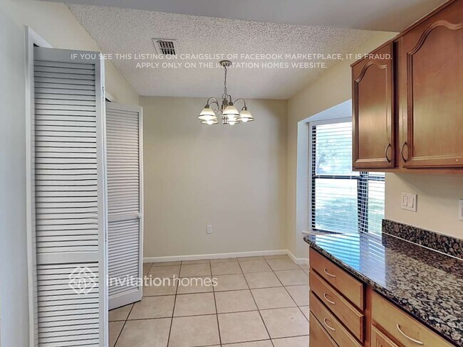 Foto del edificio - 8201 Helena Dr