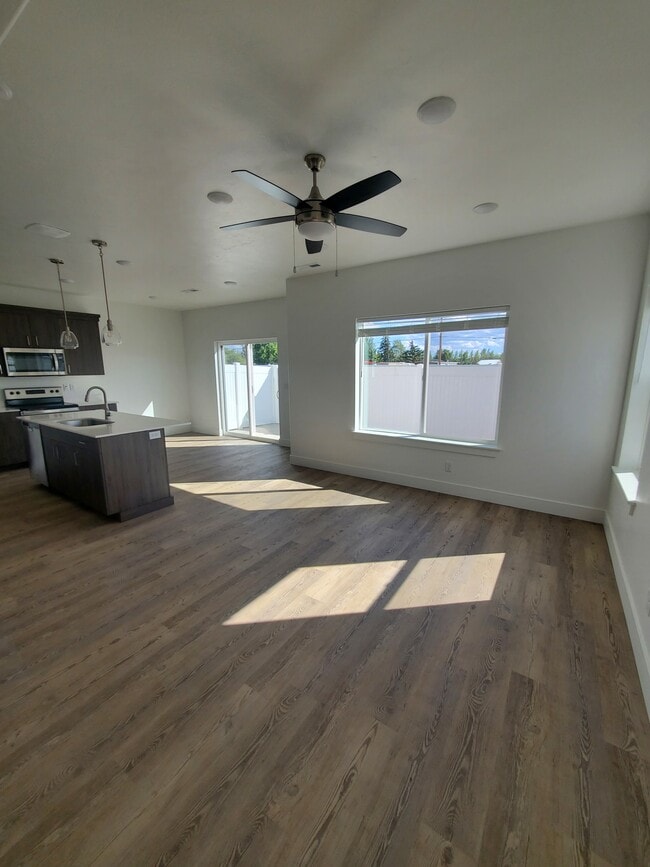 1122 Jaylee Dr, Rigby, ID 83442 Townhome Rentals in Rigby ID