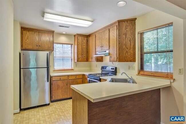 Building Photo - 718 Exton Ct