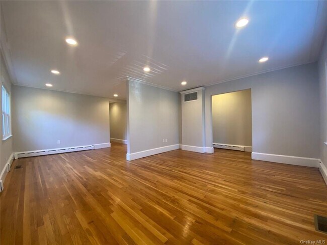 Building Photo - 106 Rockwell St
