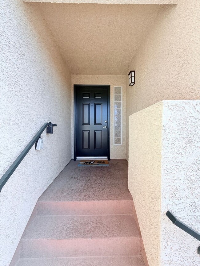 Building Photo - GREAT SUMMERLIN CONDO IN GATED COMMUNITY!!
