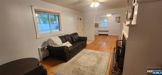 Foto del edificio - 276 Franklin Turnpike