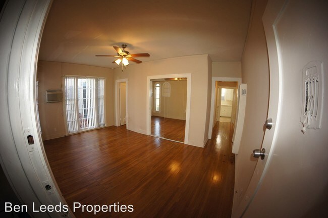 Interior Photo - 534 S Coronado St