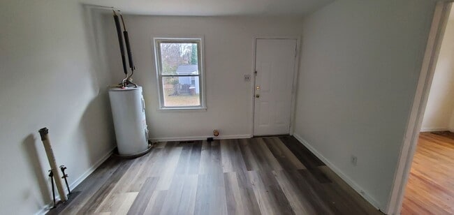 Building Photo - 1105 Logan St