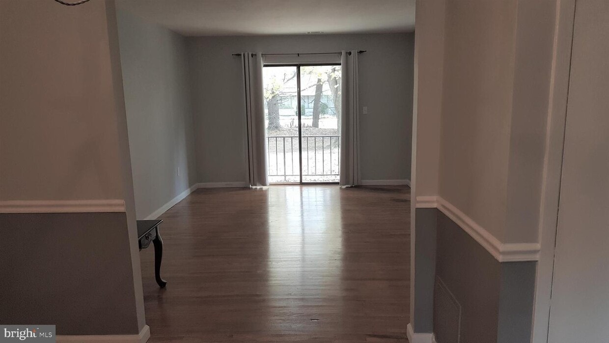 Primary Photo - 106 Silver Ct