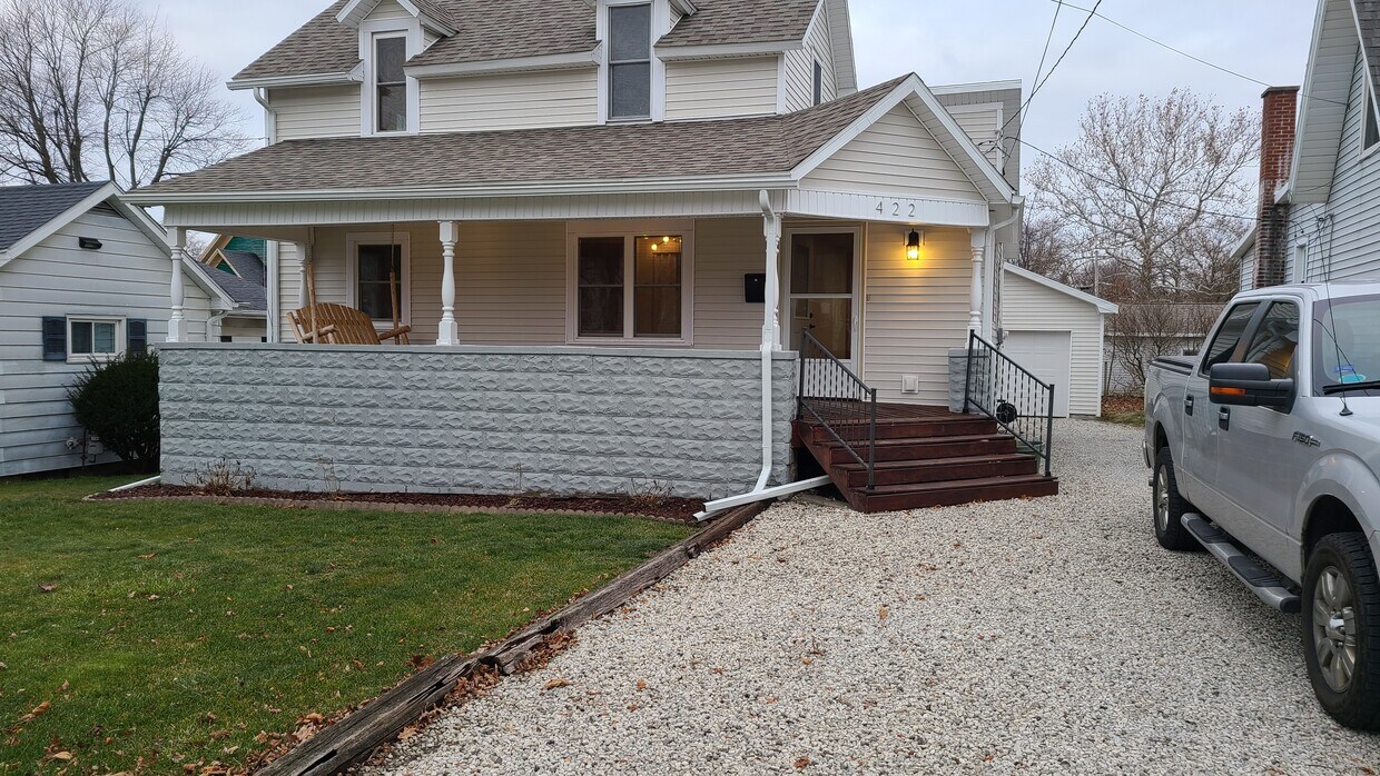 Primary Photo - 422 N Ottokee St