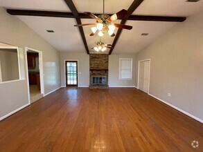 Building Photo - 105 Kingston Dr
