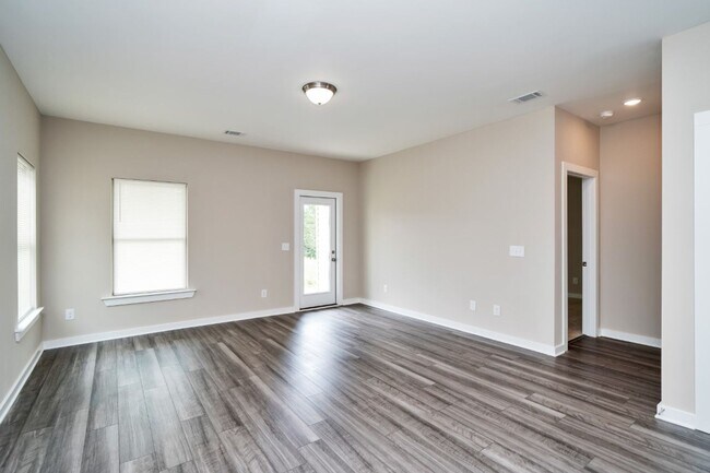 Foto del edificio - Gorgeous 3BR Home – Fresh Renovation with Appliances Included!