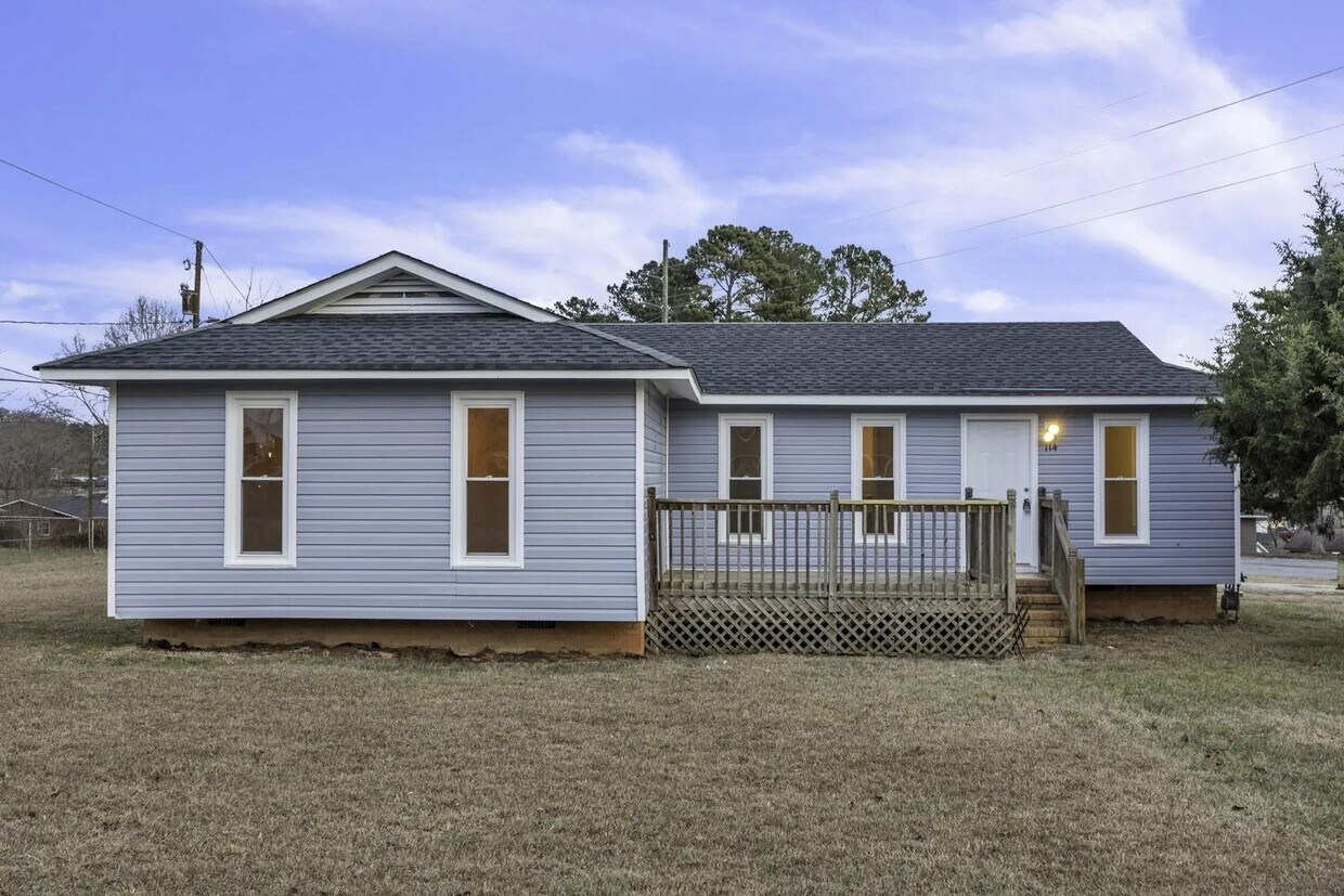 Foto principal - Newly Renovated & Move in ready