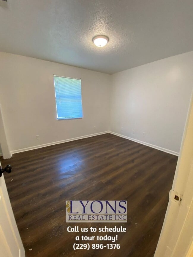 Foto del edificio - 2 Bed | 1 Bath Apartment – One-Level Living!