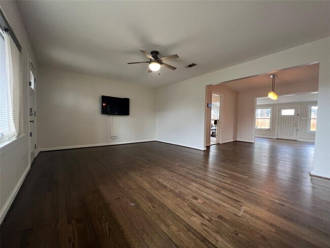 Foto del edificio - 1428 W 43rd St