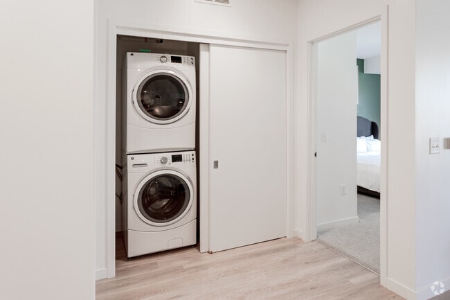 1BR, 1BA - Nicollet 2 - Second & Second