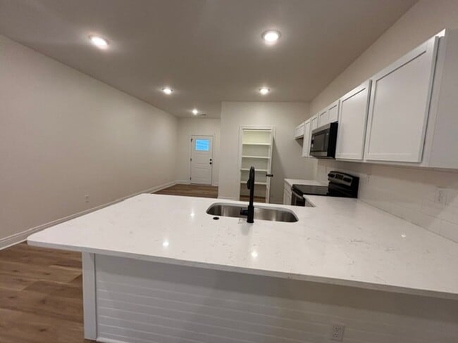 Building Photo - 5309 Rolly -