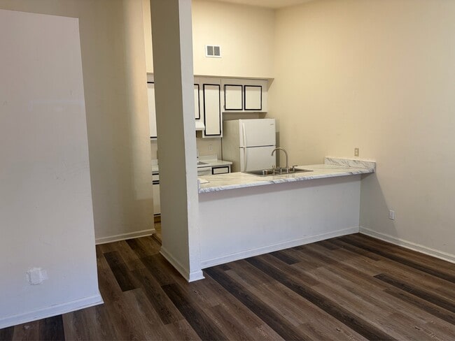 Photo - 1812 W Tharpe St Townhome