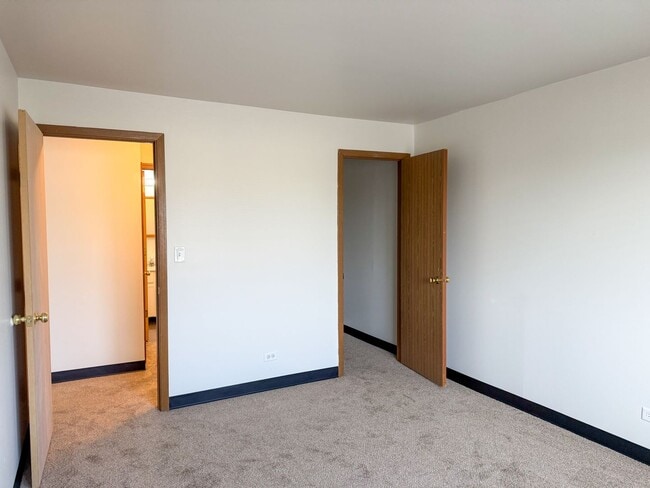 Interior Photo - Tan Oak Apartments