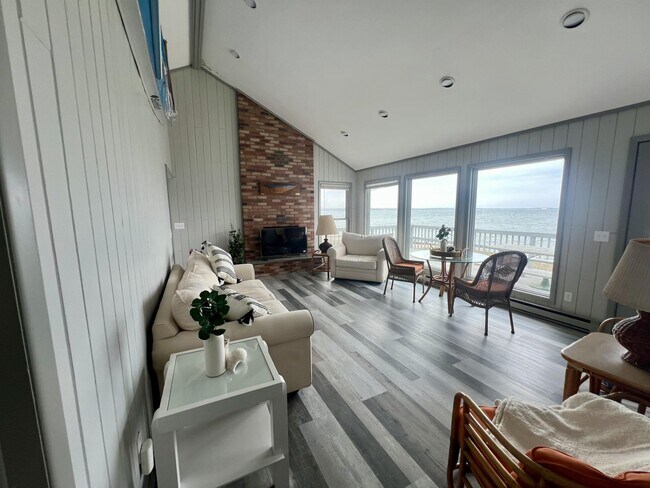 Foto del edificio - 1355 Watersedge Way