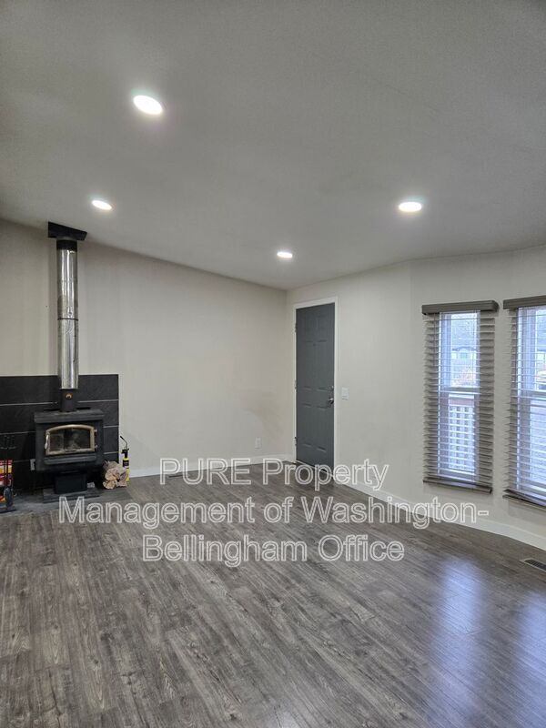 Building Photo - 4758 Neptune Cir