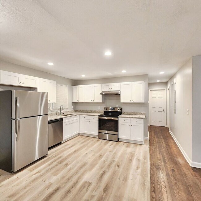 Foto del edificio - 3200 Belfort Rd SE