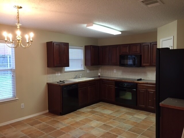 Foto del edificio - 2524 Tan Oak Dr