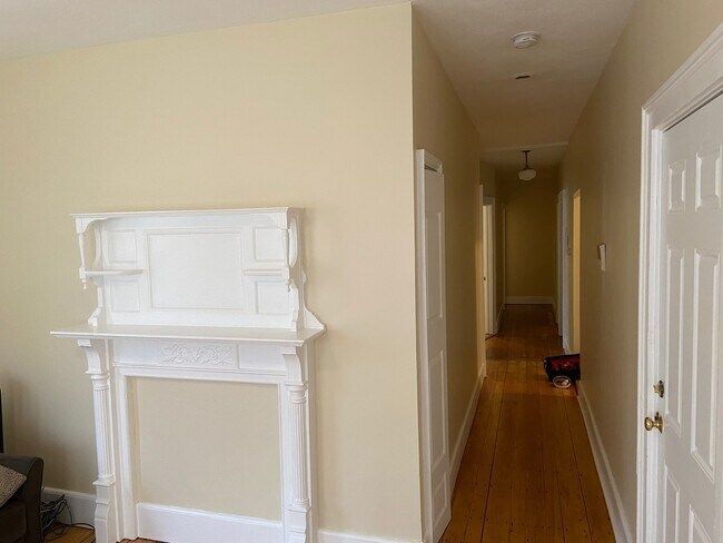 Building Photo - 76 Calumet St
