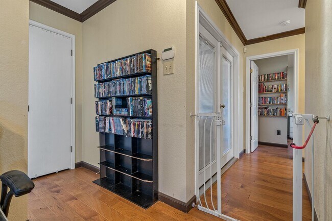 Foto del edificio - 120 Live Oak Ln