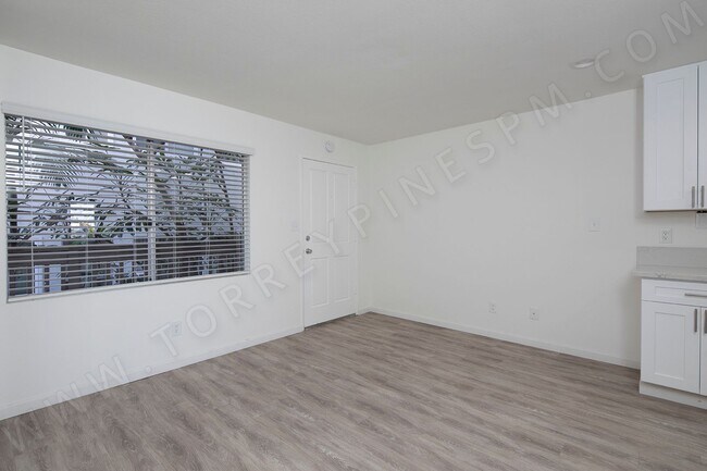 Foto del edificio - GORGEOUS 1 Br Apartment in a Great Hillcrest Location!