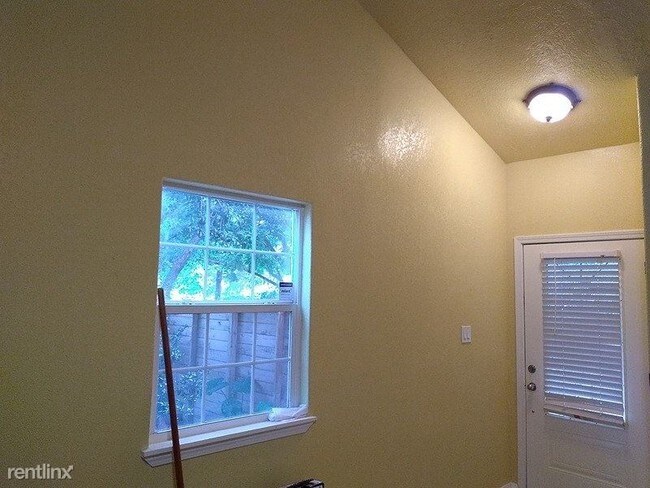 Foto del edificio - 4 br, 2 bath House - 6259 Foxhunter Road