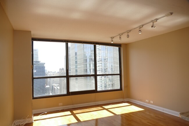 Building Photo - 405 N Wabash Ave