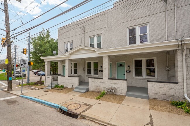 Building Photo - AVAILABLE JUNE 1ST!! FULLY RENOVATED 1-bed...