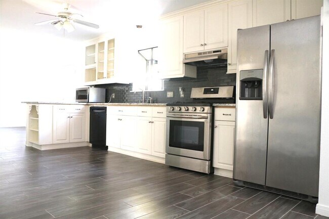 Foto del edificio - 7806 Stonehaven Dr