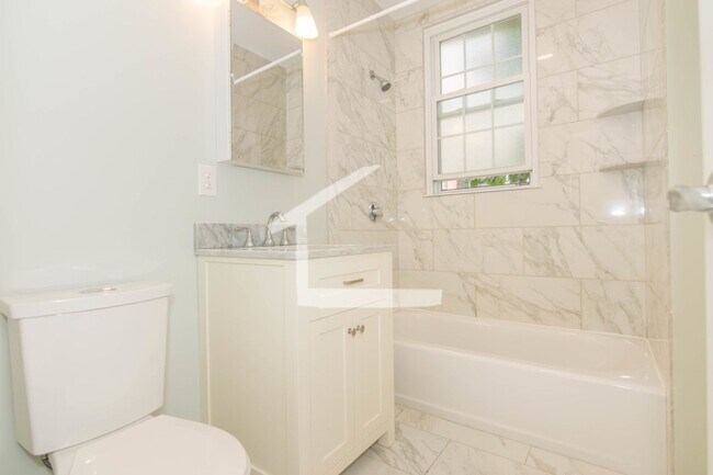 Building Photo - Spacious 1BR in Allston! Newer Renovations!