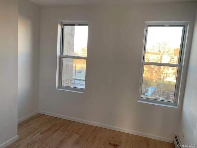 Building Photo - 325 45th St