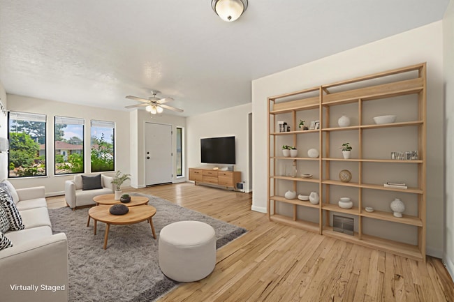 Building Photo - Spacious 3 Bedroom Home | 2 Bonus Rooms, Huge Yard & Detached 2-Car Garage