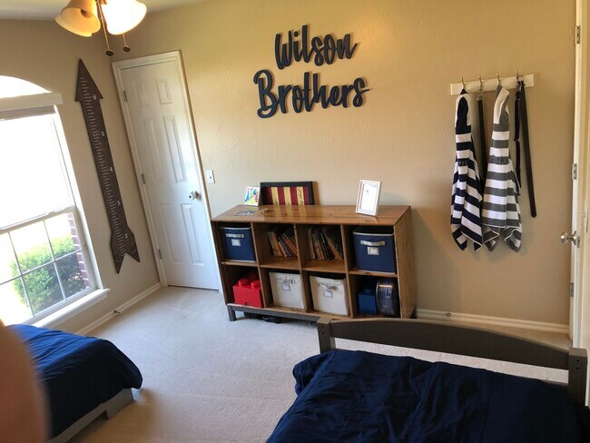 Foto del edificio - 1848 NW 172nd St