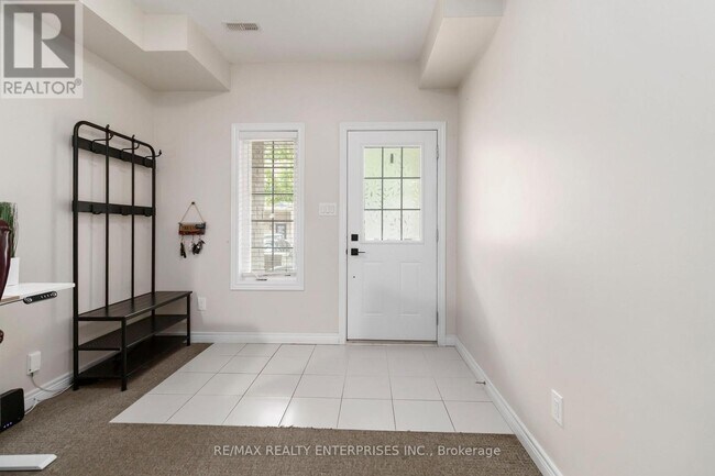 Photo du bâtiment - 1401 Plains Rd E