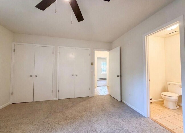 Building Photo - 4708 Chaucer Dr