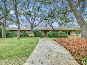 Building Photo - 2601 Tanglewood Trail