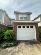 Building Photo - 206 Foxchase Ln