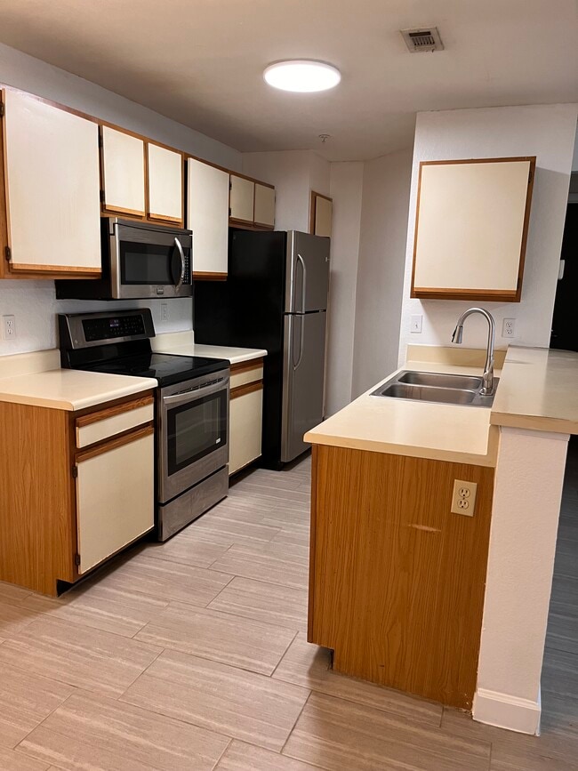 Foto del edificio - 623 Dory Ln