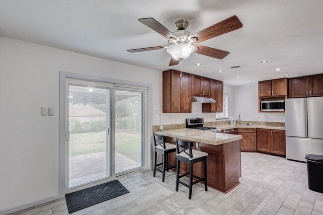 Foto del edificio - 8730 Gladwood Ln