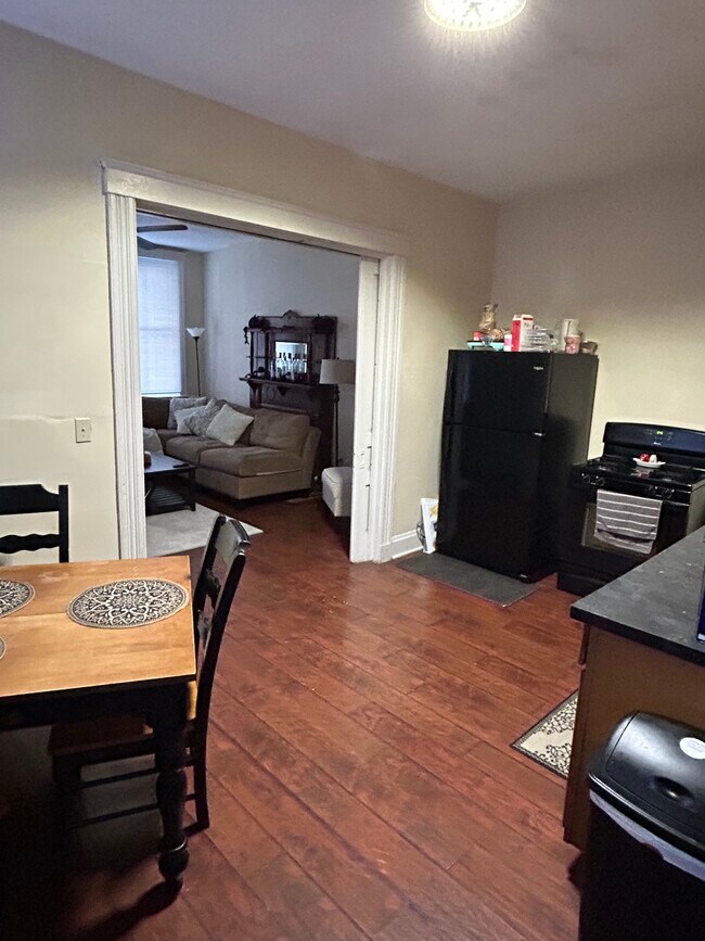 Foto del edificio - 2154 W Clifton Ave